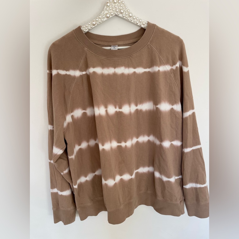 Old Navy Tie-dye Crewneck | tan and white women’s 1x plus crewneck